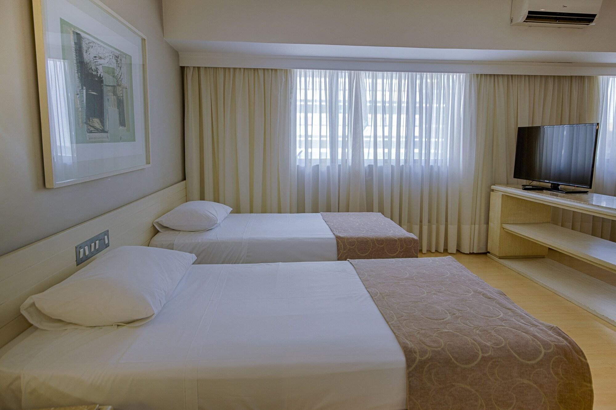 Hotel Victoria Villa Curitiba By Nacional Inn Bagian luar foto