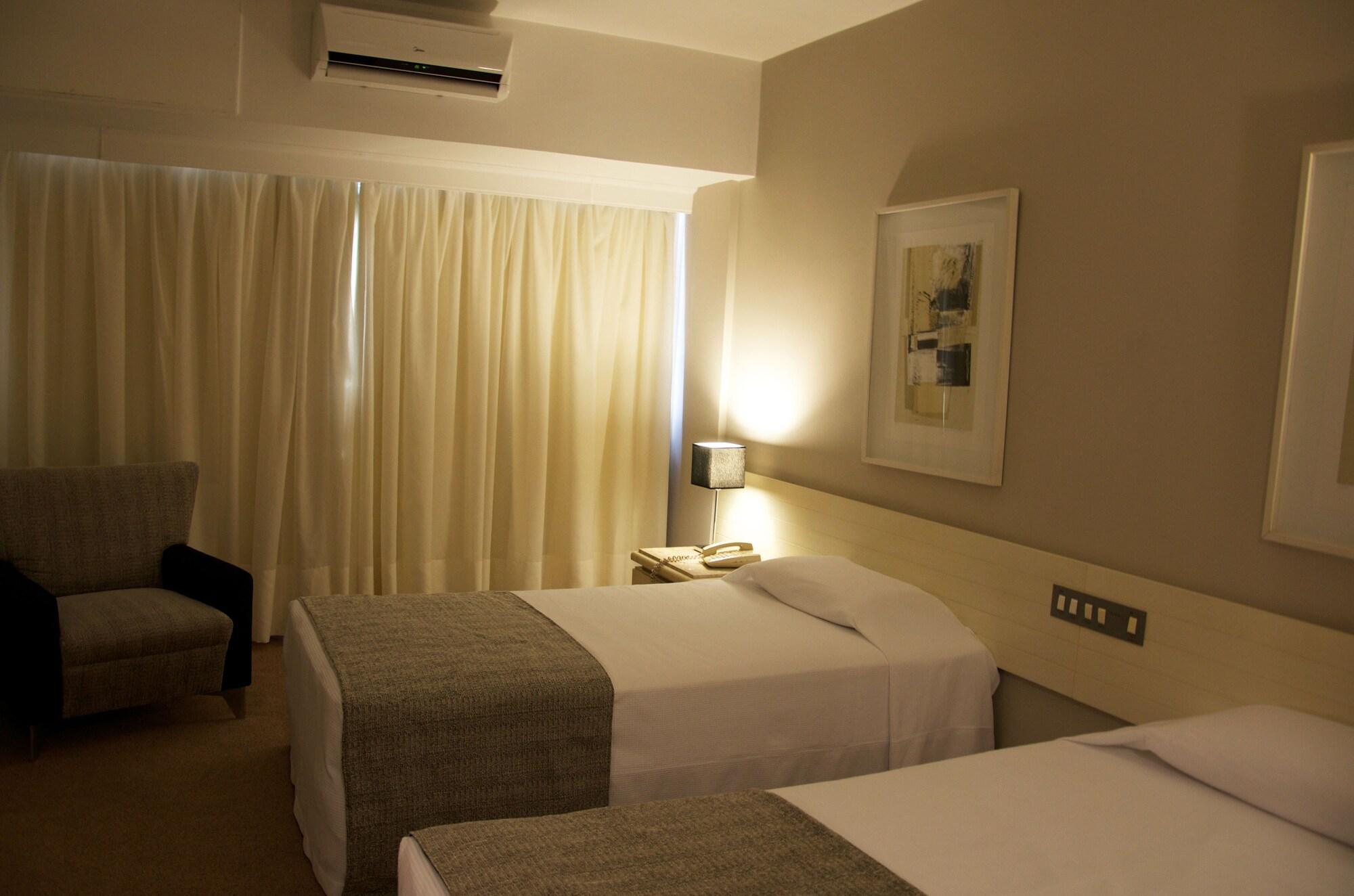 Hotel Victoria Villa Curitiba By Nacional Inn Bagian luar foto