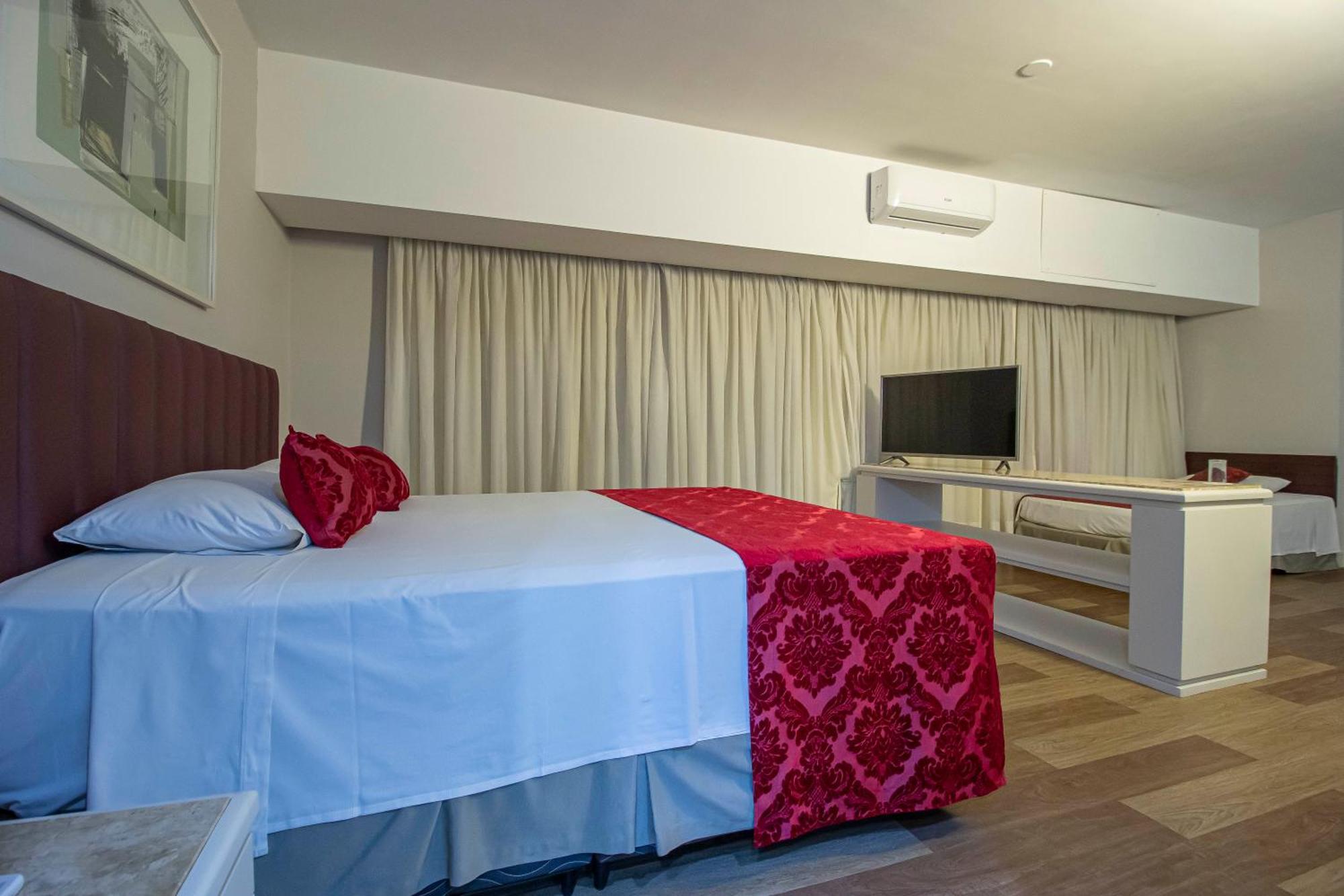 Hotel Victoria Villa Curitiba By Nacional Inn Bagian luar foto